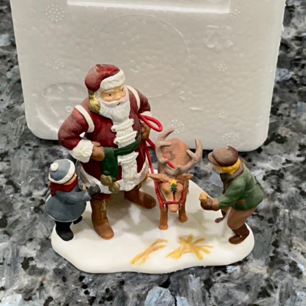 Department 56 Santa in the city